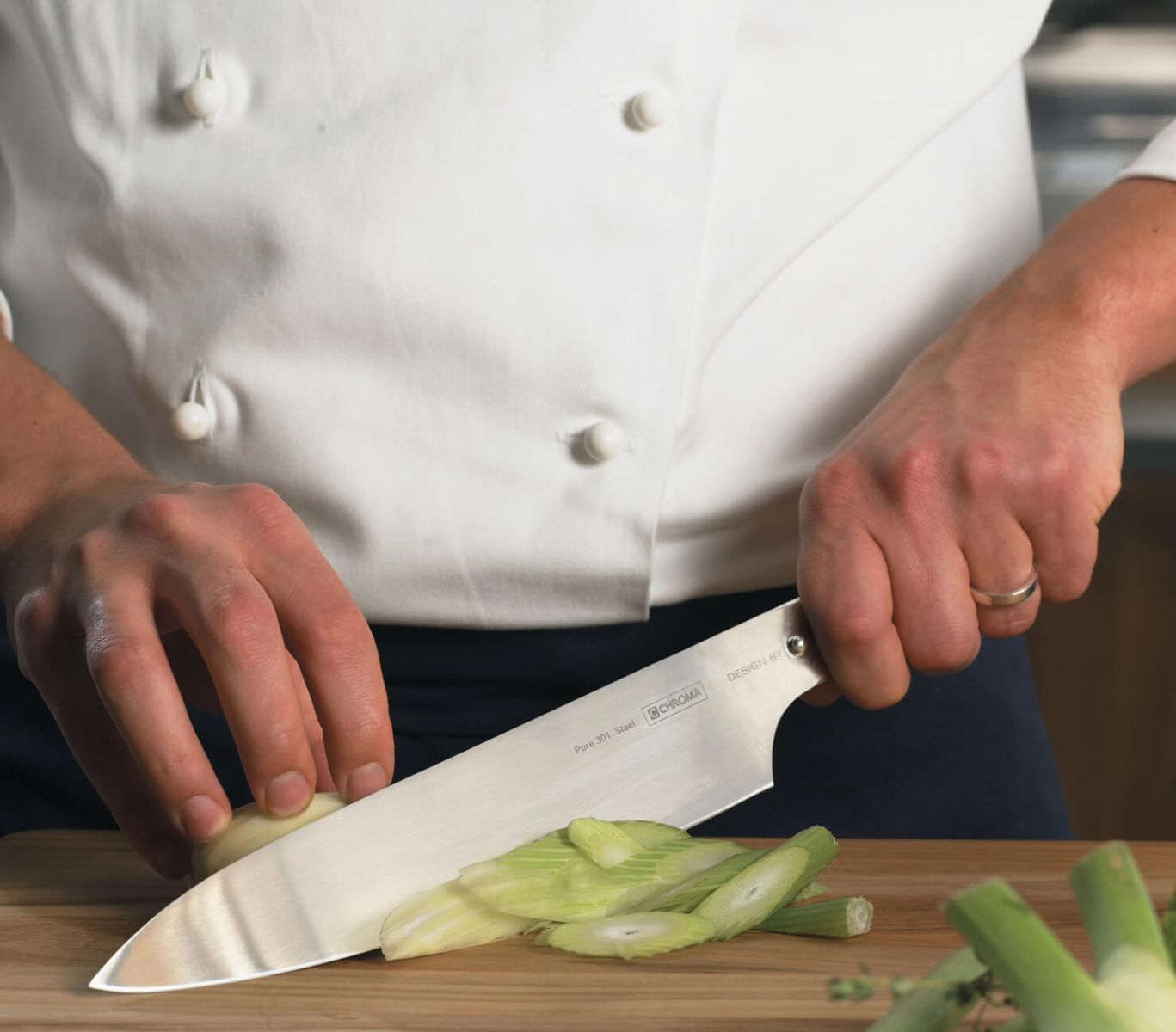 Dao đầu bếp là một con dao đa công dụng