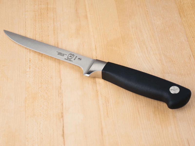 Dao phi lê Mercer M20206 là con dao lọc thịt, phi lê cá tuyệt vời nằm trong bộ sưu tập dao bếp Genesis® của Mercer Culinary