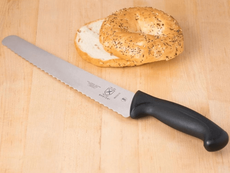 Dao bánh mì là loại dao chuyên dụng được dùng để cắt bánh mì